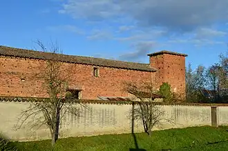 Remparts de Saint-Trivier-sur-Moignans.