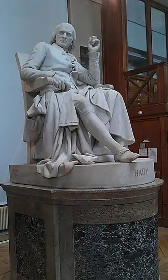 Statue de l'abbé René Just Haüy (Salon de 1863), Paris, Muséum national d'histoire naturelle.