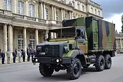 Renault GBC 180 cabine torpédo, défilé du 14 juillet 2012 à Nancy.