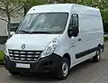 Trois quarts avant du Renault Master III (phase 1) fourgon.
