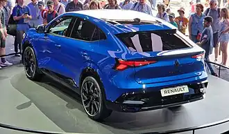 Vue de trois-quarts arrière.