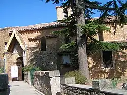 Église Sainte-Marie-Madeleine et son porche.