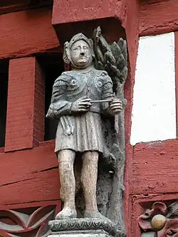 Statue de saint Michel en archer.