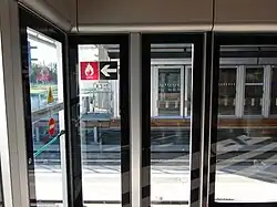 Signalétique concernant le lorry à la station Atalante.