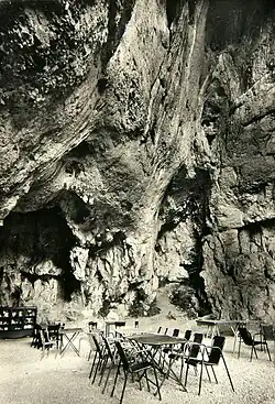 Le restaurant de la grotte vers 1960.