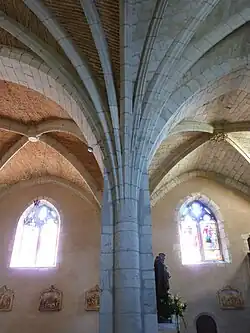 Retombées d'ogives avec voûte en brique et en pierre