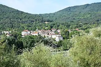 Versant oriental du mont Gerbizon au fond à droite.