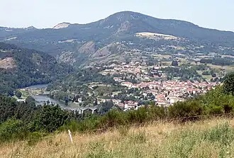 Vue de Retournac et du mont Miaune depuis la route de la Bourange.