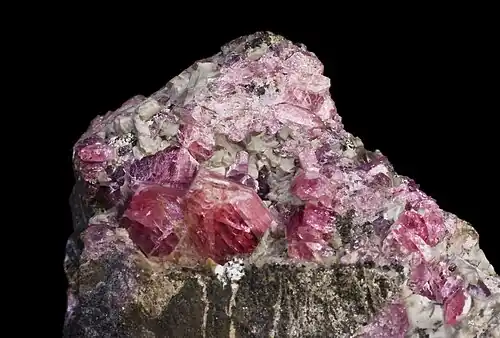 Rhodonite - Mine de Pajsberg, Värmland, Suède (vue 21&nbsp;mm)