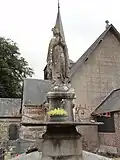 La statue de Notre Dame de Lourdes.