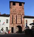 Candelo (Biella), tour-porte, unique accès au ricetto.