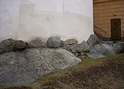 Au XVIe&nbsp;siècle, le socle de la tour émergeait des eaux du lac Mälar.