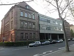 Description de l'image Riemenschneider Gymnasium Würzburg 03.JPG.