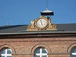L'horloge de la mairie.