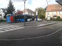 Bus qui dessert la halte.