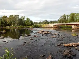 Pont sur la rivière Saint-Jean Nord-Ouest à Lac-Frontière.