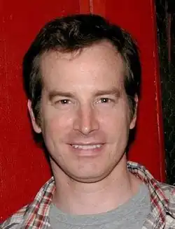 Rob Huebel interprète le Dr&nbsp;Owen Maestro