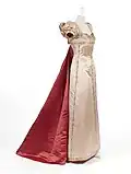Robe de soirée en satin, style Empire, 1892.