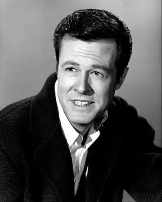 Robert Culp (Dr&nbsp;Wallace Breen).