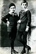 Robert et Marcel vers 1880.