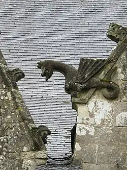 Église Notre-Dame-de-la-Tronchaye : fausse gargouille (animal ailé).