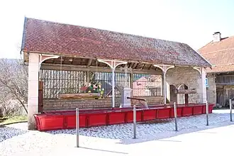 Fontaine-lavoir rue Saint-Jean.