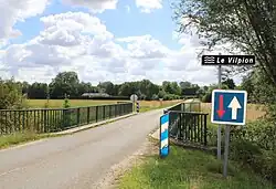 Le pont sur le Vilpion à l'entrée du village.