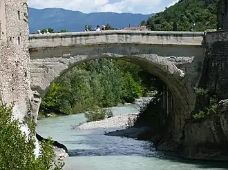 Pont de Vaison-la-Romaine, France.