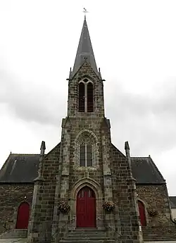La façade occidentale de l'église paroissiale Saint-Martin-de-Tours.