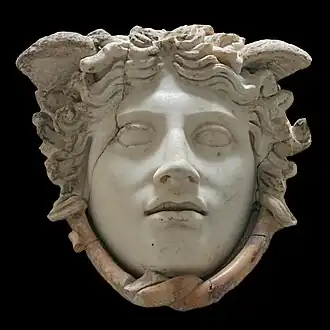 Masque de Méduse, ornant l'égide de la statue d'Athéna du Parthénon. Copie d'un original de Phidias.