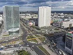 Croisement de l’avenue Jerozolimskie et de la rue Marszałkowska - point central de Varsovie.