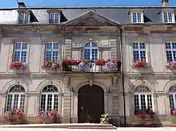 Façade de l'hôtel de ville.