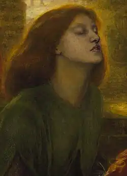 Jeune femme tête levée, yeux clos, extatique