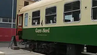 Ancien wagon provenant du dépôt ferroviaire de la gare du nord, à Berlin, aménagé en restaurant végan (quartier d'Agniesebuurt),.