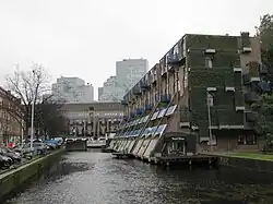 Au nord de la Binnenrotte, habitations au bord de la rivière Rotte (pont St Jacob).