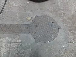 la tête de puits matérialisée Roucourt no&nbsp;2.