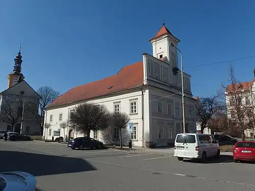 Ancien hôtel de ville.