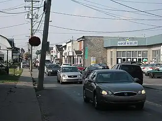 À Saint-Lin–Laurentides, la route 337 suit le même itinéraire que les routes 158 et 335.