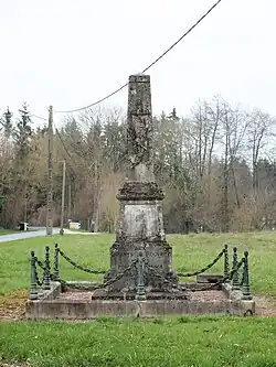 Le monument aux morts.