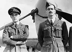 Brian Lane (gauche).