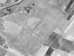 Aérodrome de Royan le 16 mai 1964 avec extension hangars à avions.