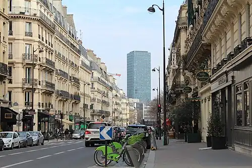Rue des Écoles, en direction de la rue du Cardinal-Lemoine.