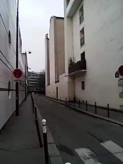 Vue de la rue depuis l'avenue Daumesnil.