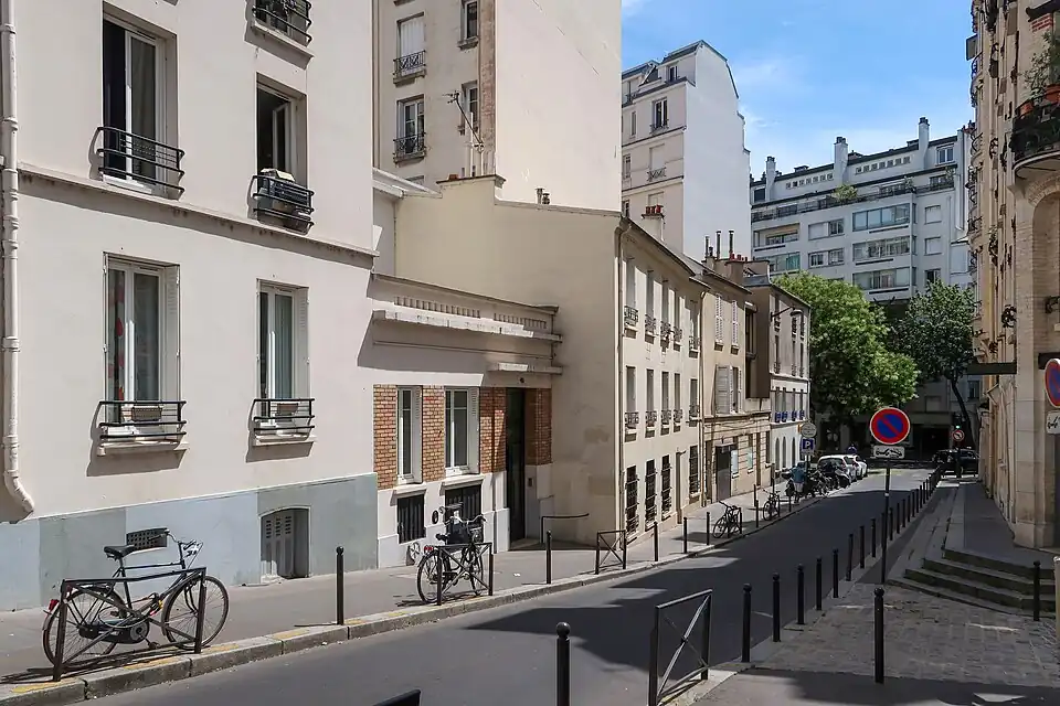Vue depuis la rue Jouvenet.