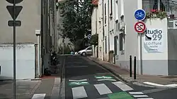 La rue Laprugne, désormais interdite aux véhicules à moteur