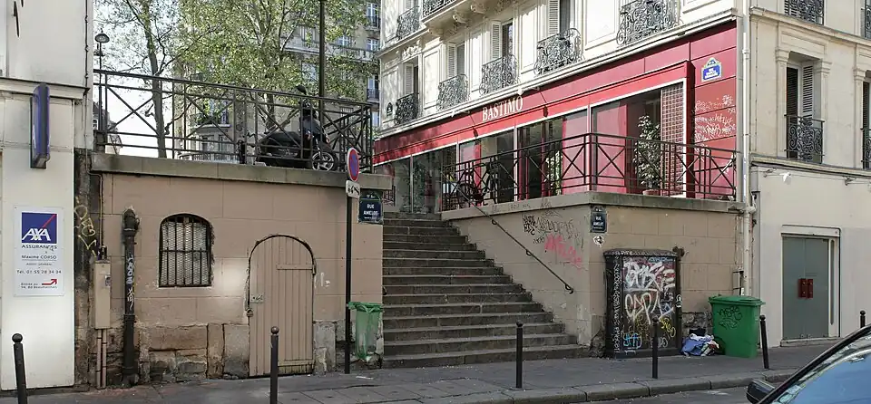 Escalier de la rue Marcel Gromaire entre la rue Amelot (ancien fossé) et le boulevard Beaumarchais.