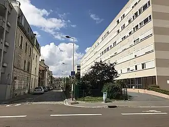 Résidence Les Longeaux sur la droite de l'image.