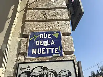 Voir la plaque.