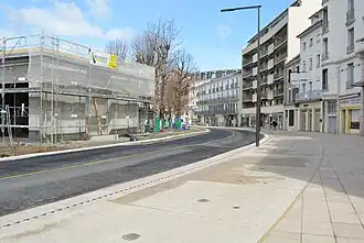 Rue de la Source-de-l'Hôpital quasiment rénovée et extension de bâtiment en construction