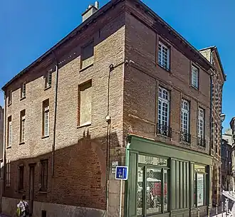 no&nbsp;35 : façade de l'immeuble.